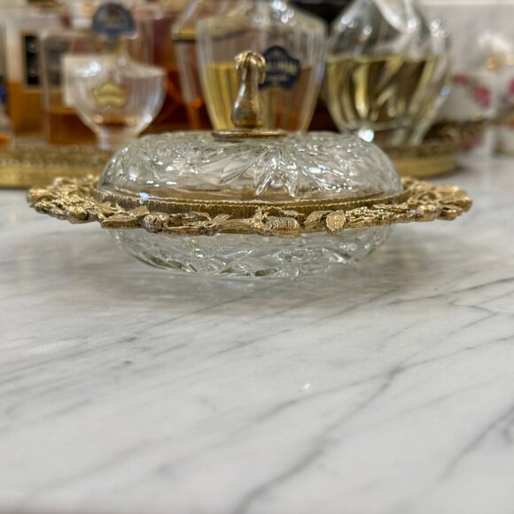 Vintage Hollywood Regency "Celest" Vanity Bowl with Lid - Picture 4 of 17